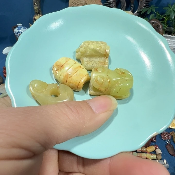 透闪石质玉未镶嵌挂件