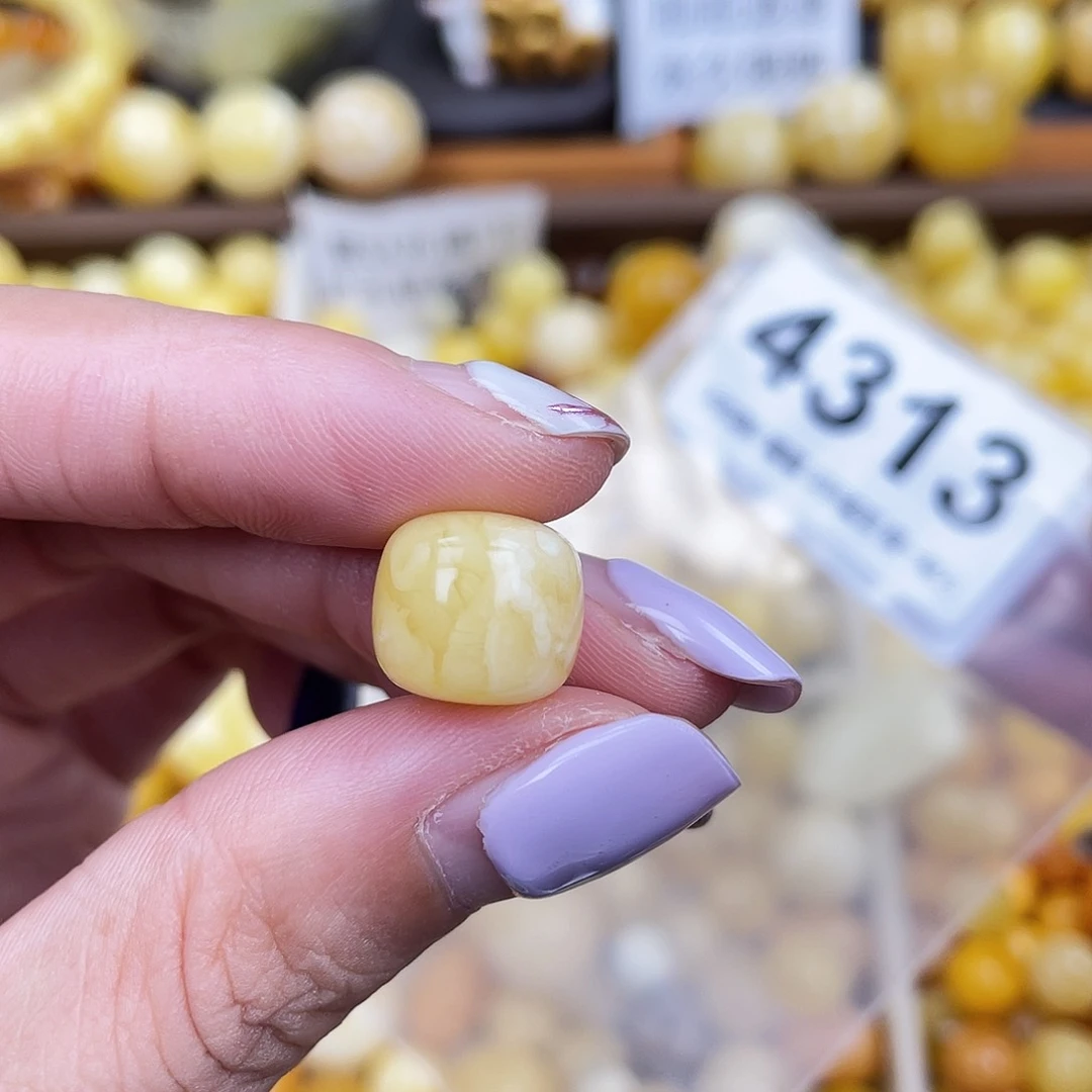 未镶嵌蜜蜡珠宝奇石小坑12.4