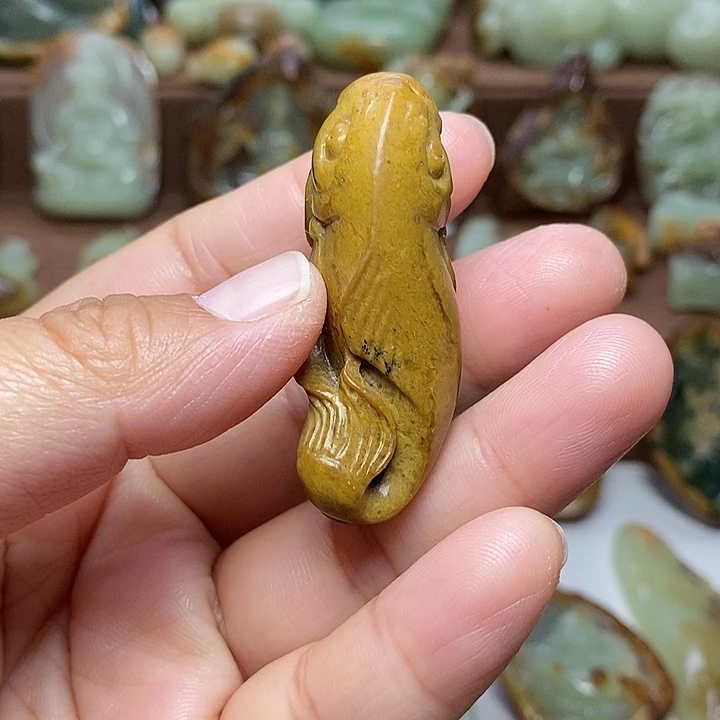 岫岩河磨玉（透闪石质玉）未镶嵌颈饰