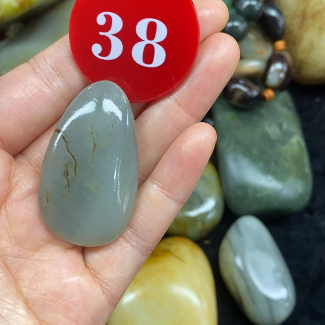 未镶嵌和田玉（糖玉）挂件