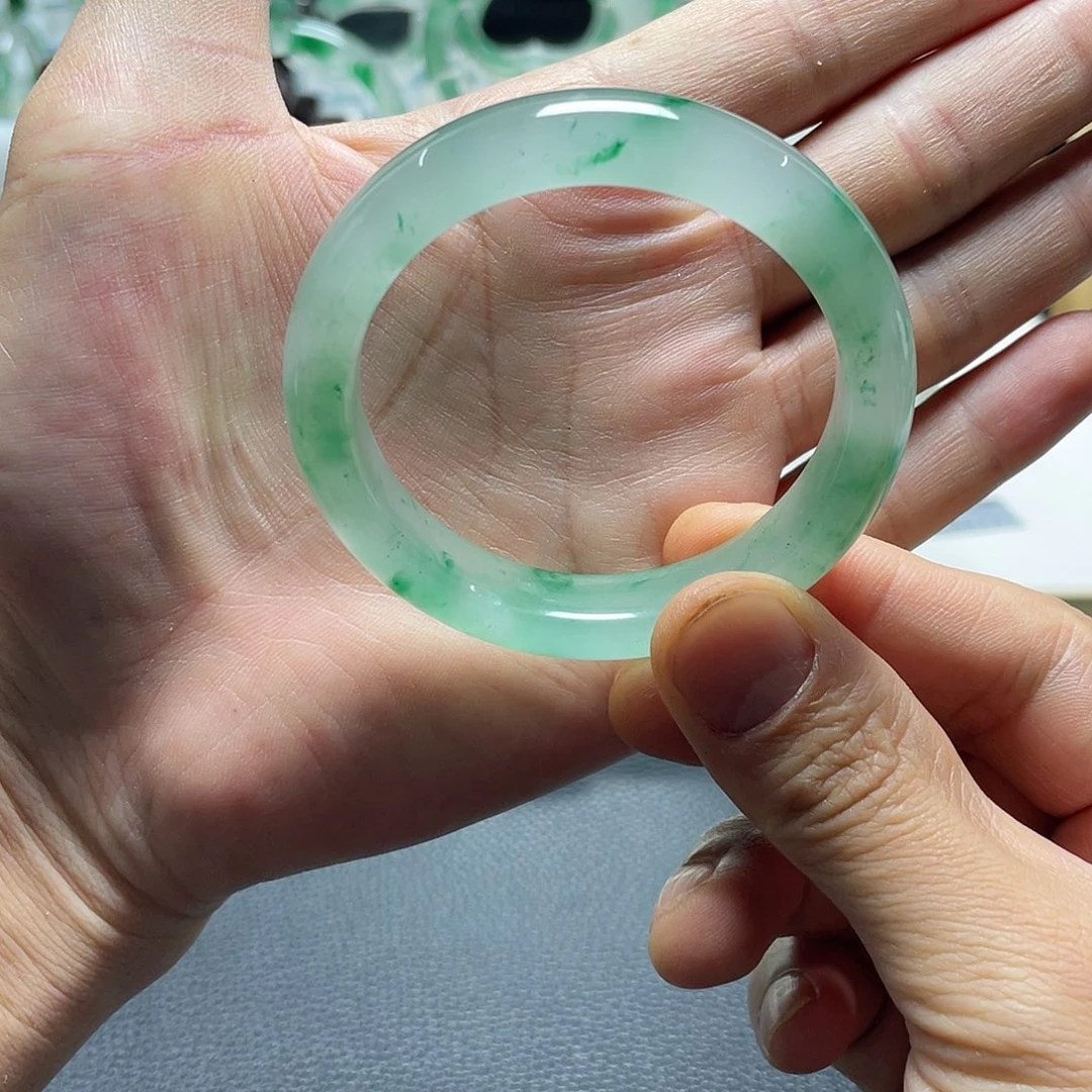 石英质玉未镶嵌手镯