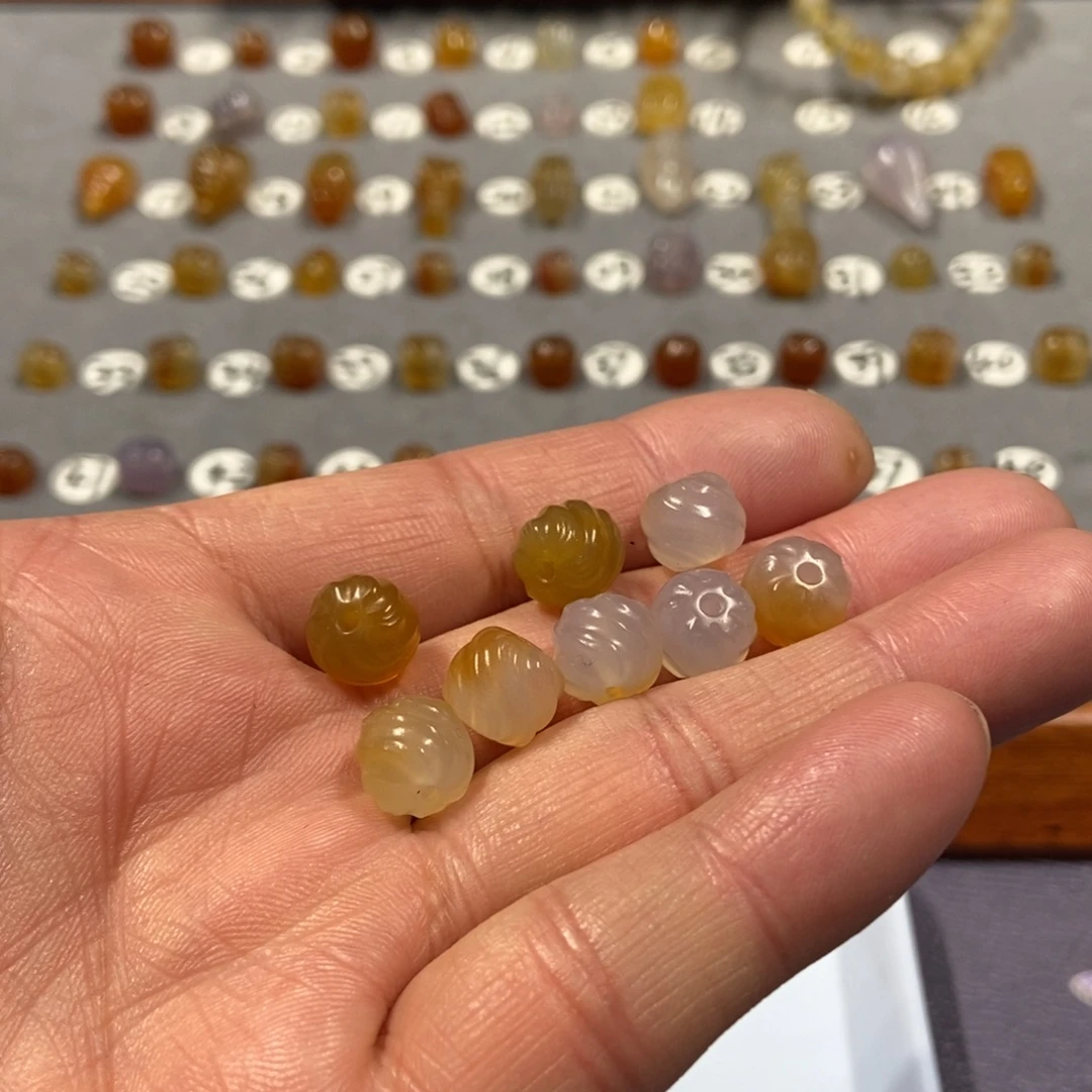 顾***烨玛瑙/玉髓合金颈饰珠