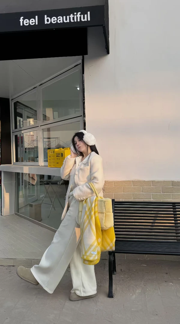 （王老急）r658戴胸花灰色外套