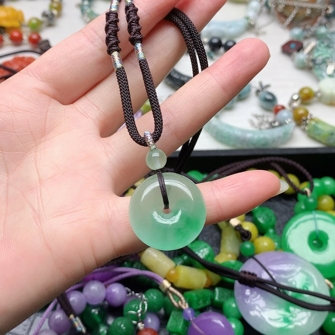 吊坠(赠链)未镶嵌翡翠邮****h