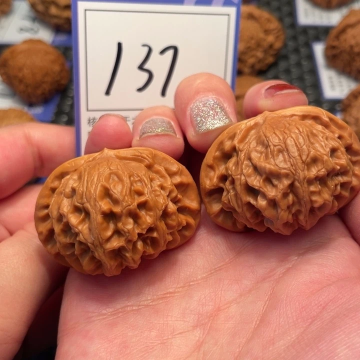 桃核把件41宫灯137。。。