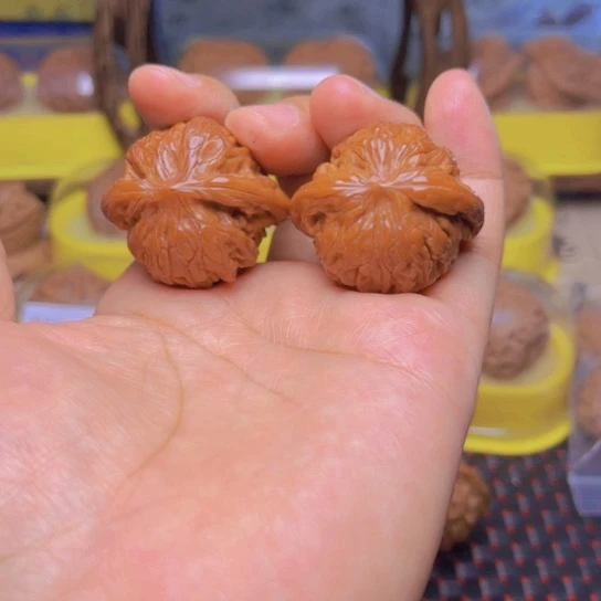 牛***蚁文玩核桃吊坠磨盘