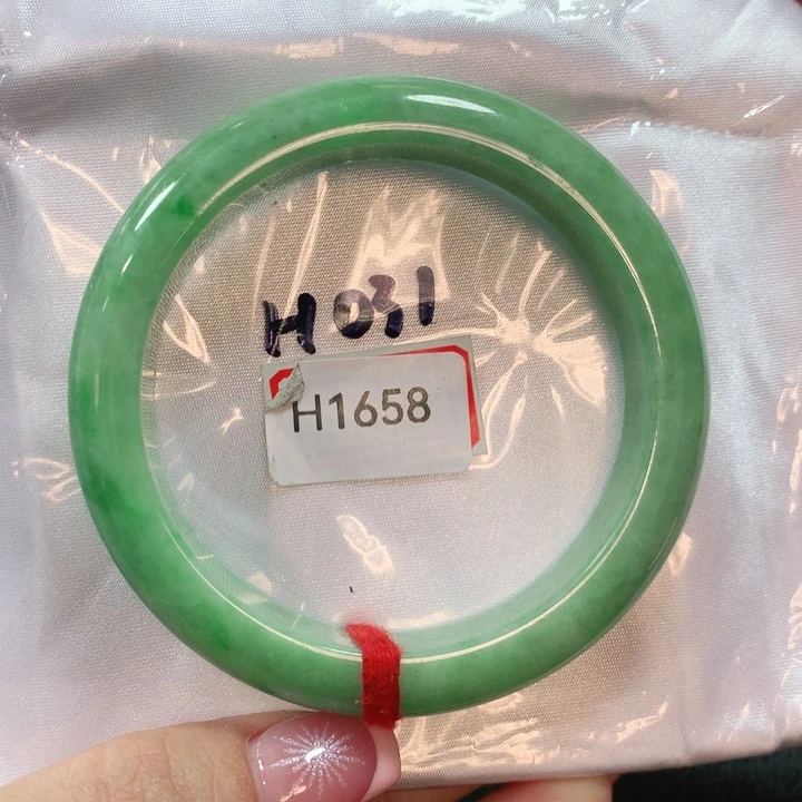 翡翠手镯未镶嵌水***m天然翡翠手镯56