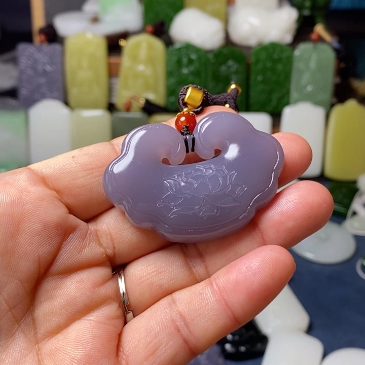 吊坠(赠链)未镶嵌和田玉