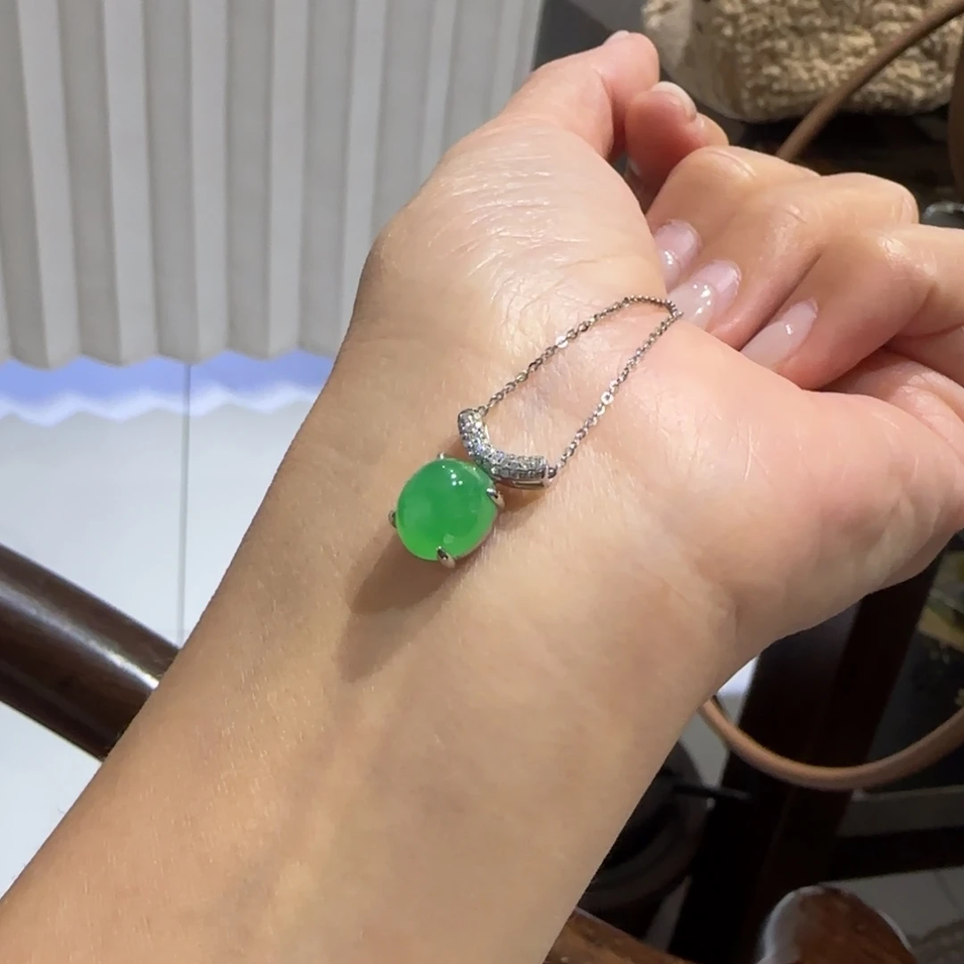 翡翠18K金镶嵌颈饰绿蛋锁骨链卡9.5