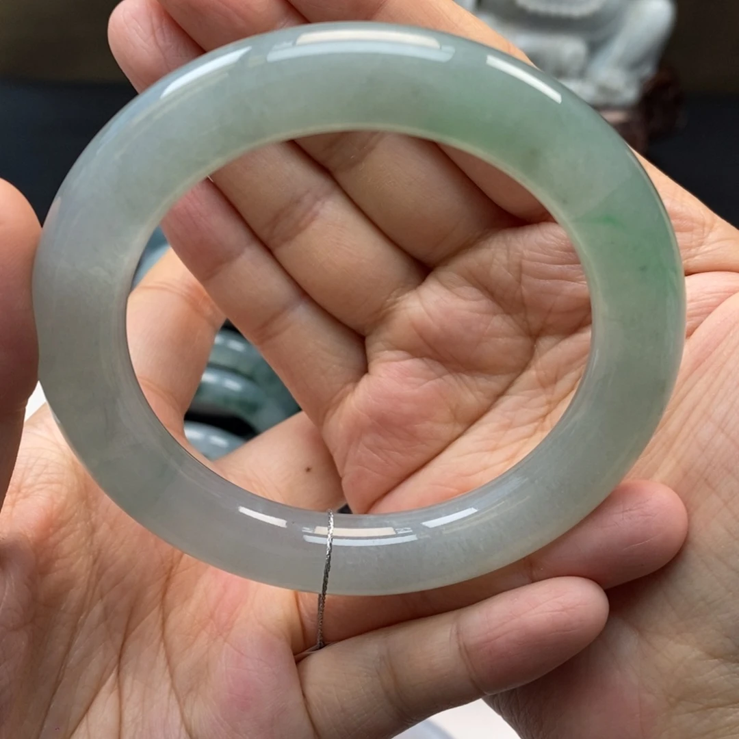翡翠手镯未镶嵌天然
