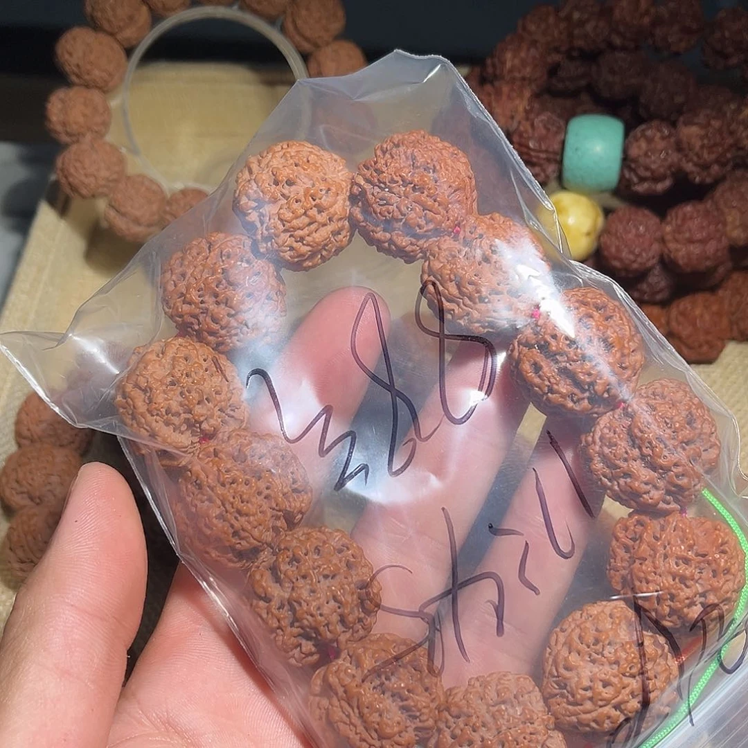 洛***伊金刚菩提手串钢铁侠