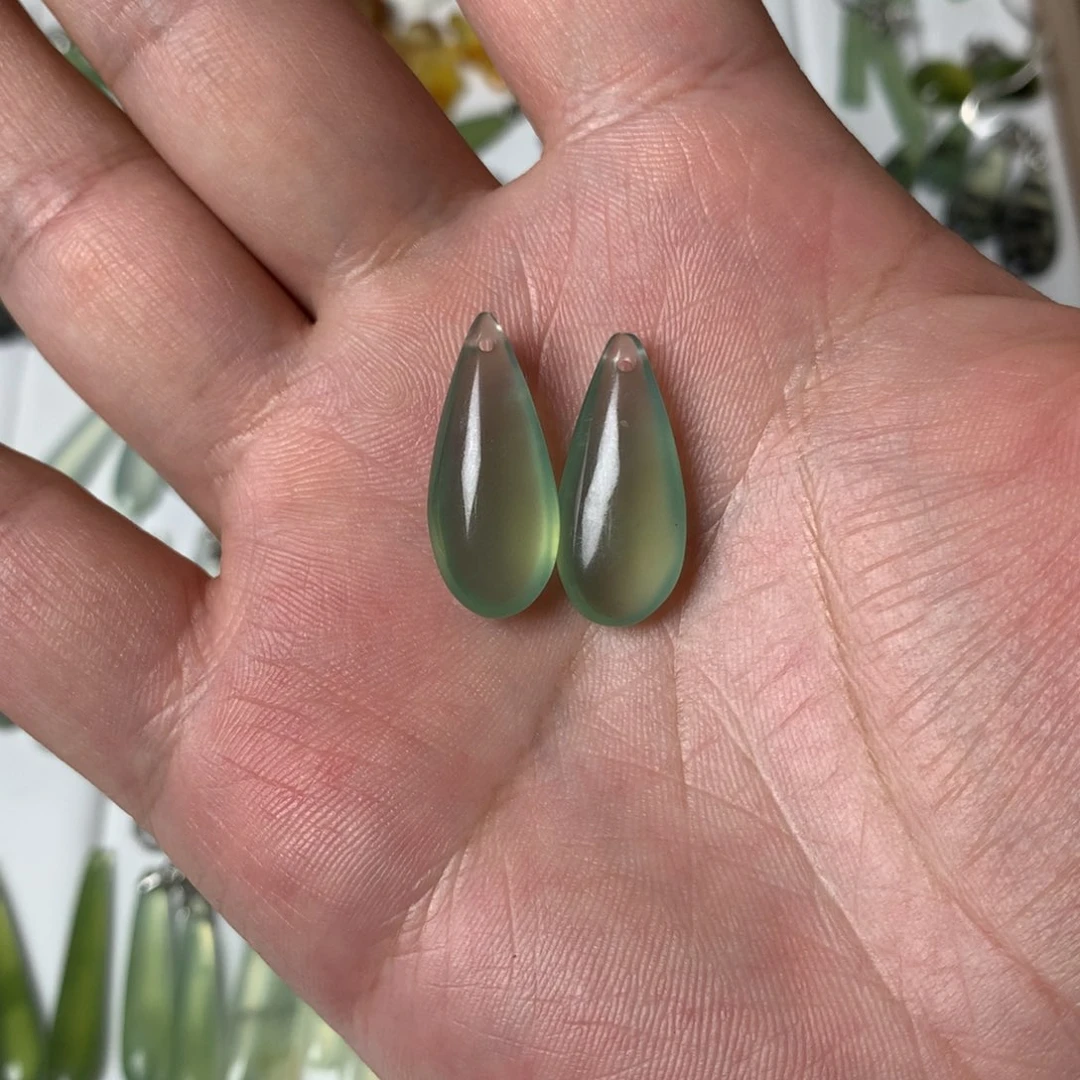 蛇纹石玉耳饰未镶嵌