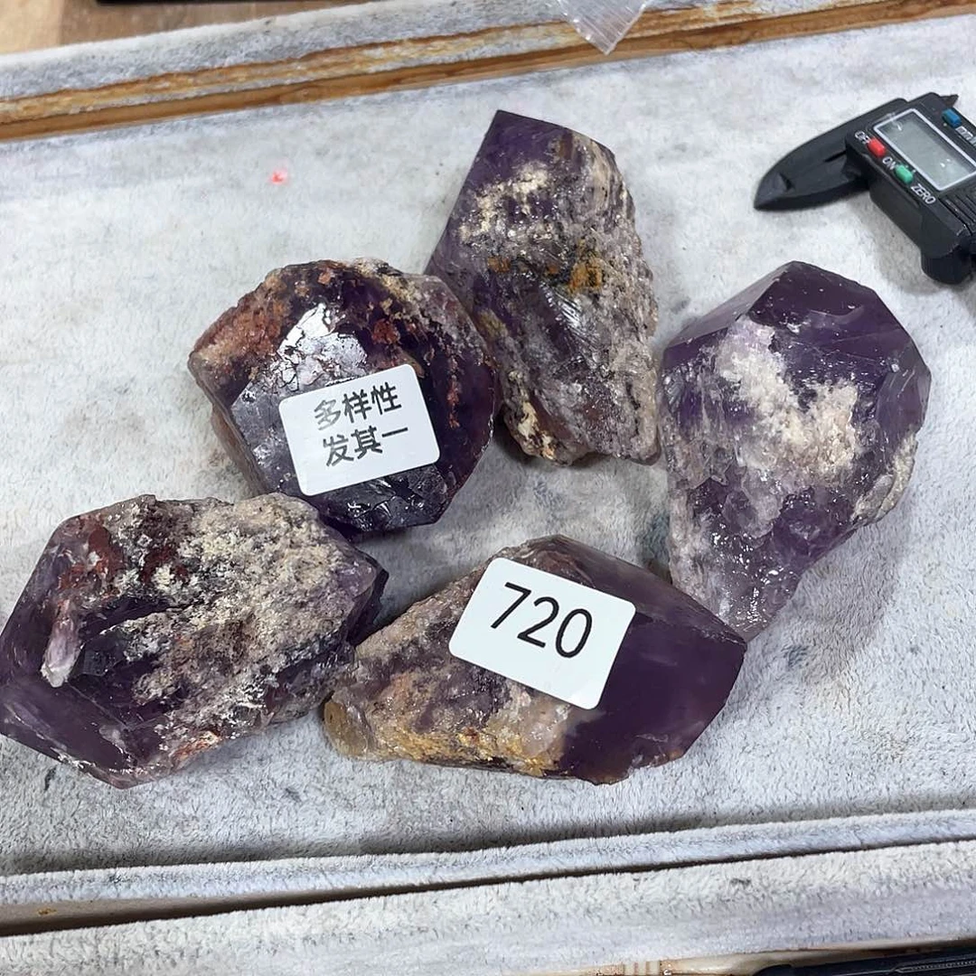 水晶摆件…..未镶嵌一个