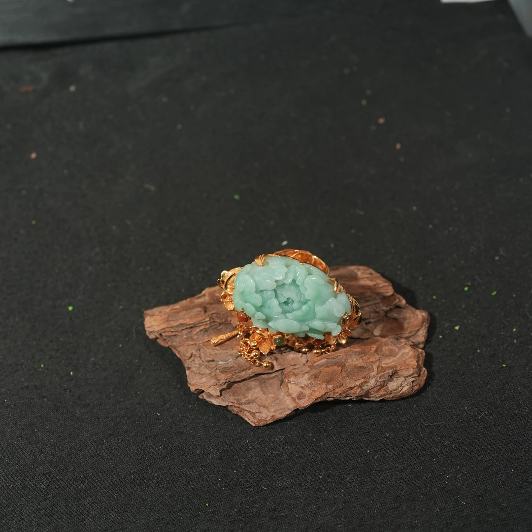 12.12香港王老板-翡翠戒指k997