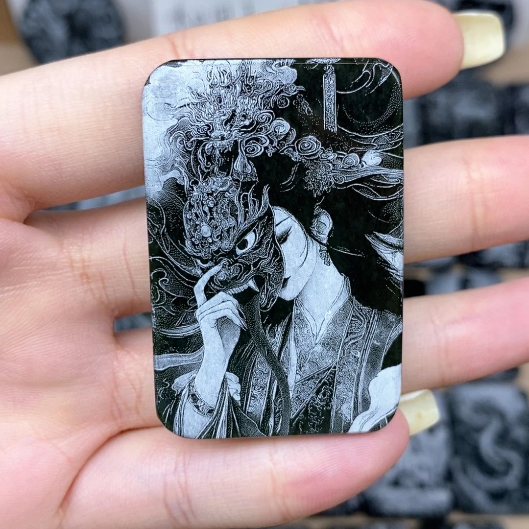 颈饰未镶嵌和田玉（糖玉）