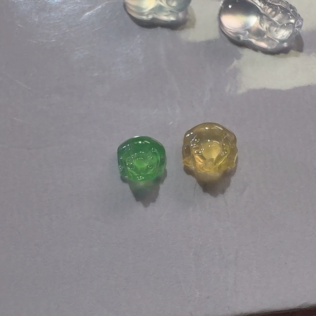 翡翠未镶嵌颈饰貔貅