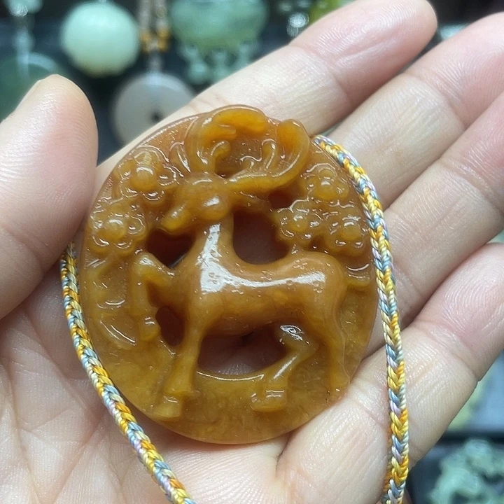 蛇纹石玉未镶嵌颈饰