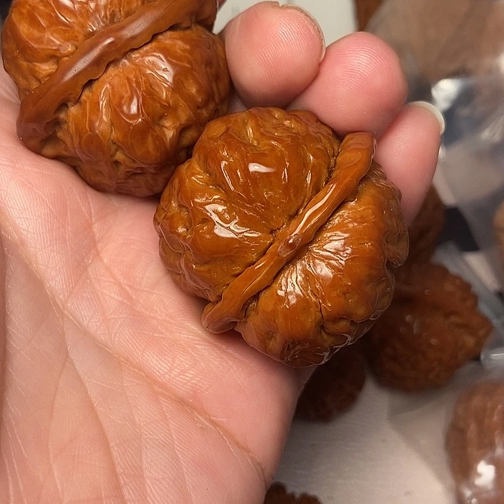 若****文玩核桃吊坠哇40福利