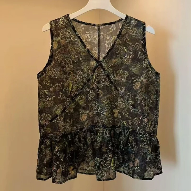 2025夏季新款时尚简约法式V领碎花无袖马甲设计感百搭显瘦上衣潮