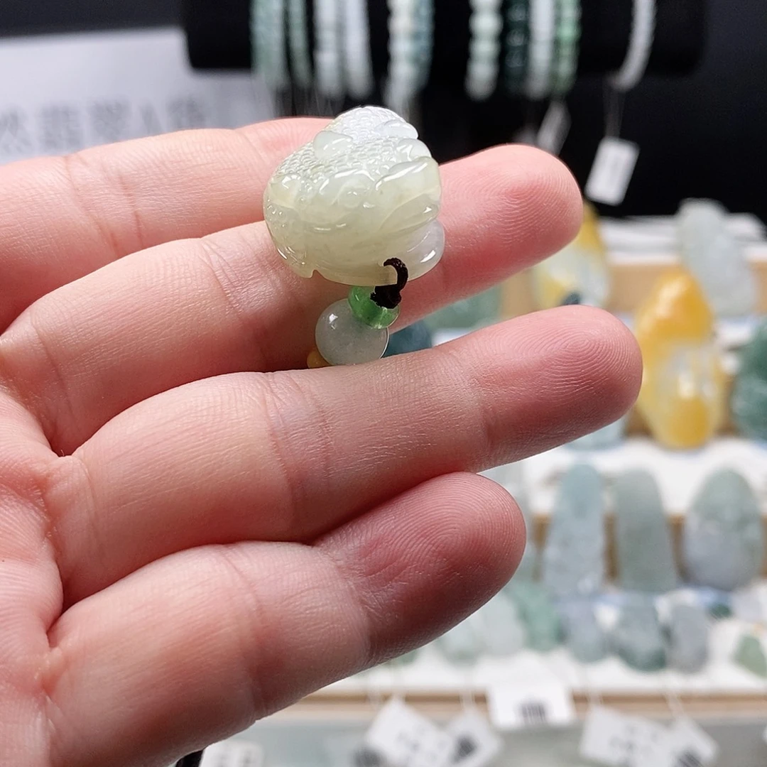 翡翠未镶嵌吊坠(不含链)100三脚金蟾