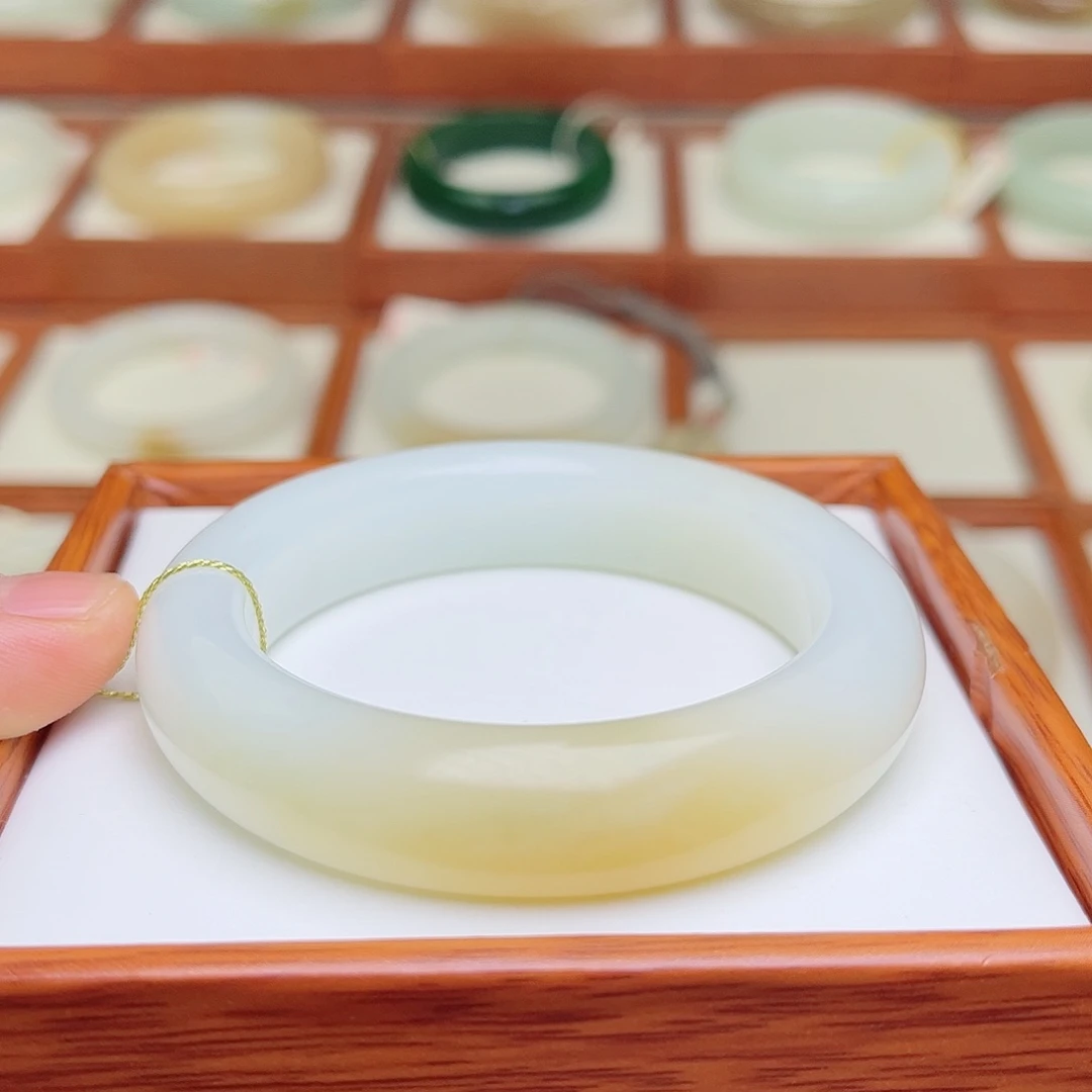 和田玉手镯未镶嵌53.3