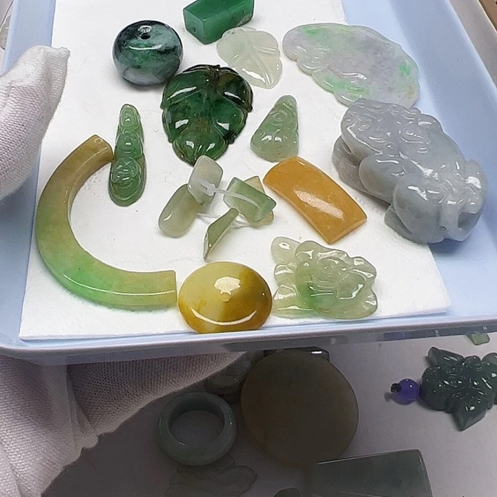 森****翡翠未镶嵌颈饰天然翡翠03