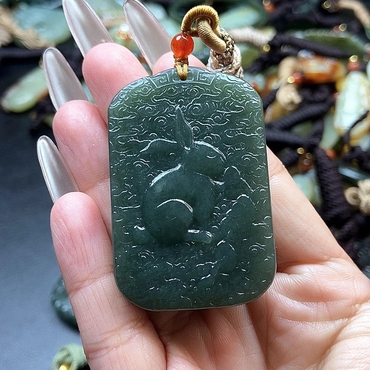 和田玉颈饰未镶嵌双面