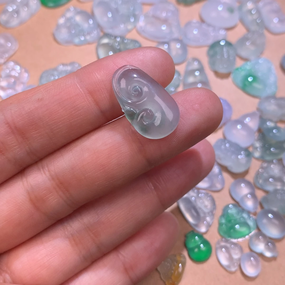 定制翡翠未镶嵌富****厅如意