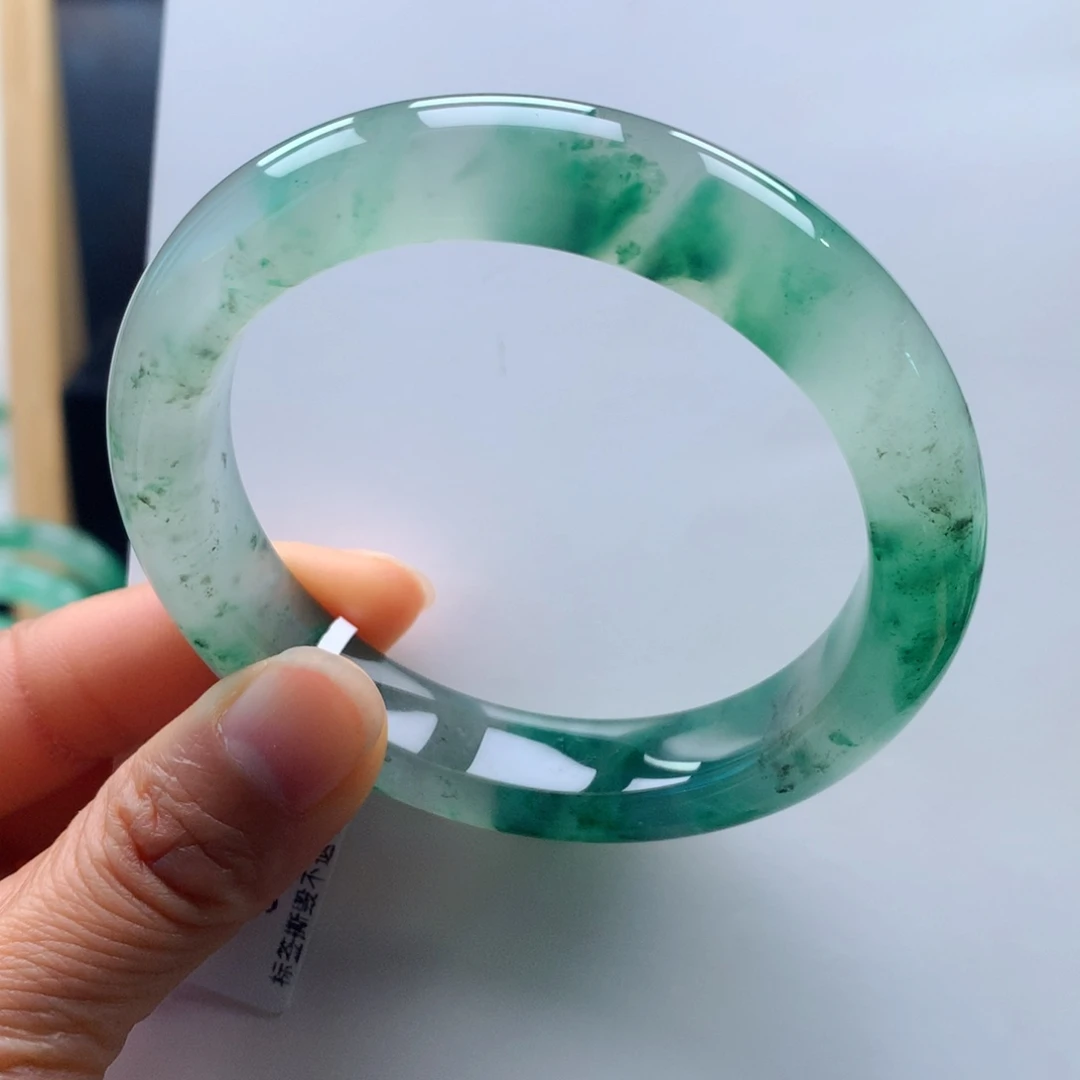 未镶嵌手镯石英质玉