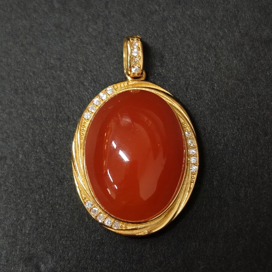 语唐保山河湾冰红南红吊坠