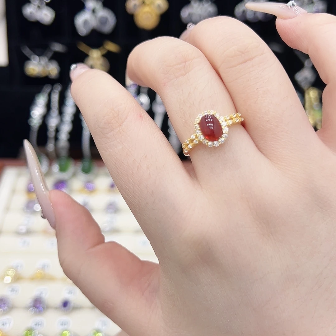 薯****银S925镶嵌戒指托帕石