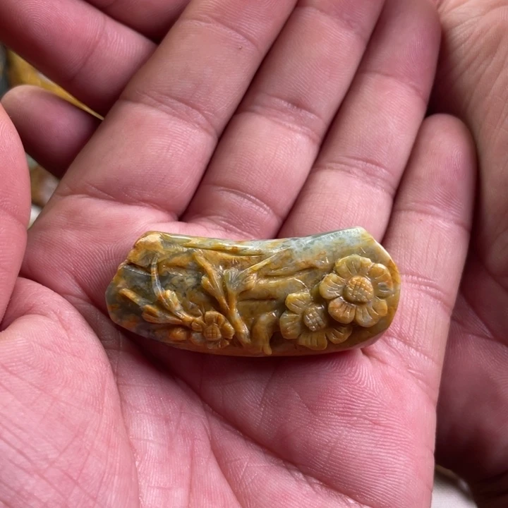 岫岩河磨玉（透闪石质玉）吊坠未镶嵌@****｡