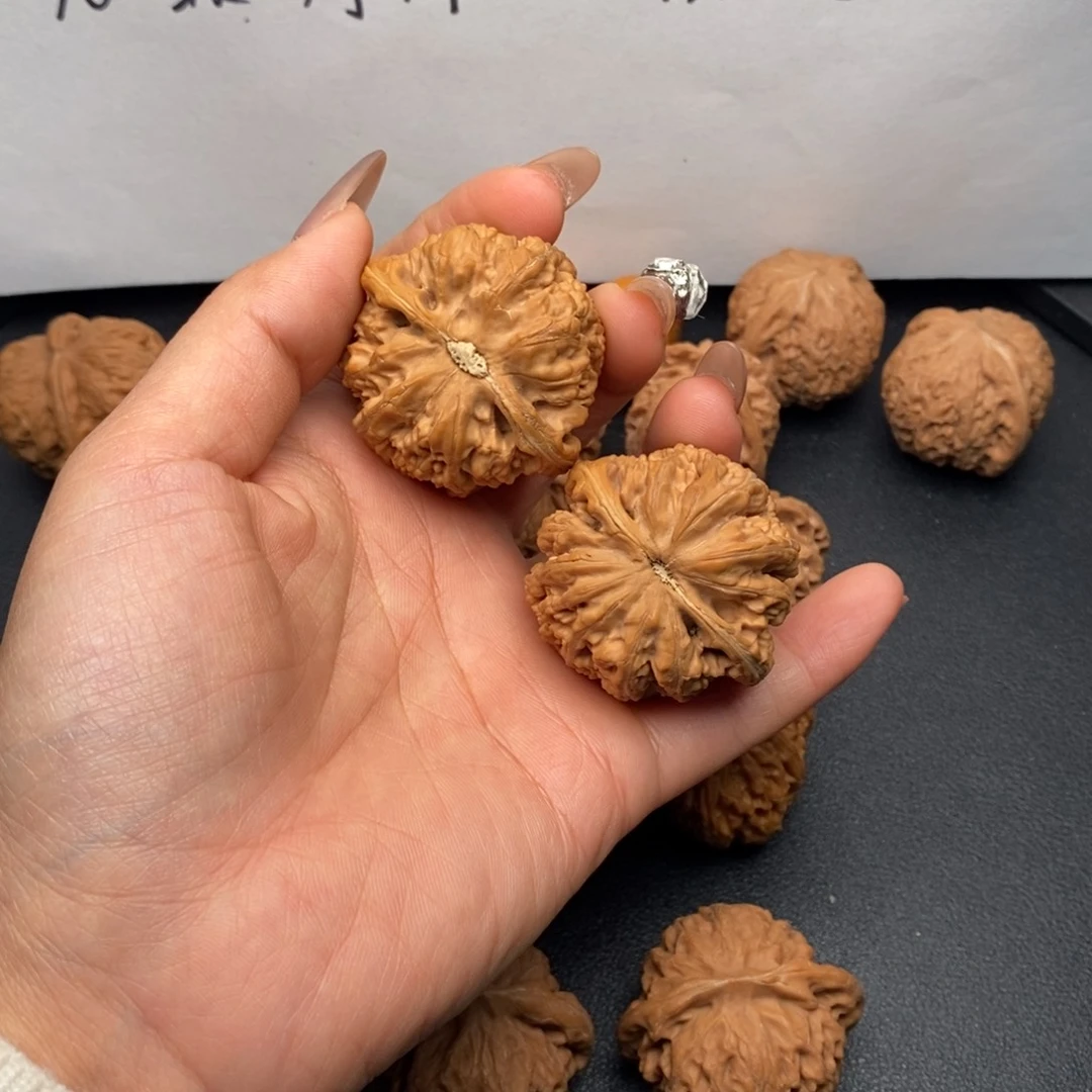 邓***飞文玩核桃把件42+粗筋修
