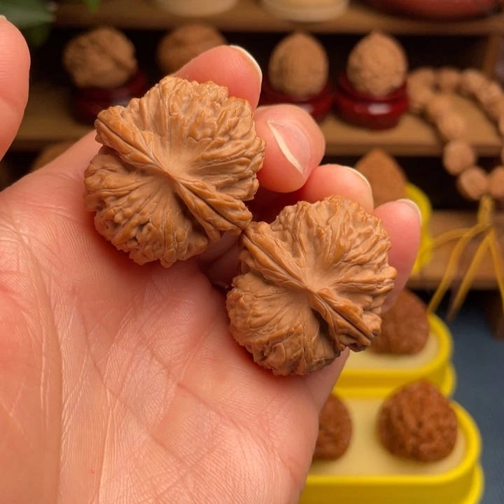 文玩核桃把件麒麟元宝37