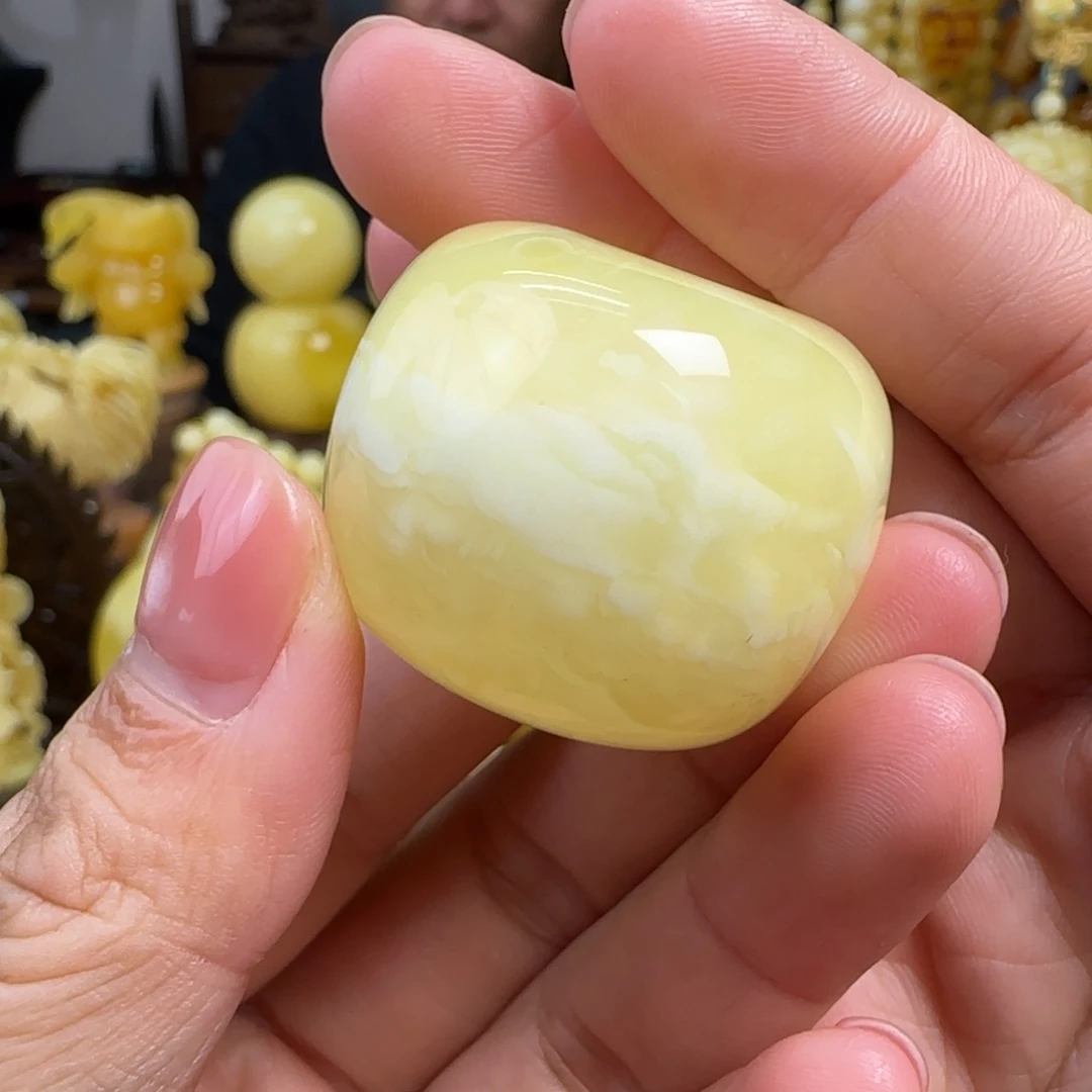 蜜蜡未镶嵌珠宝奇石