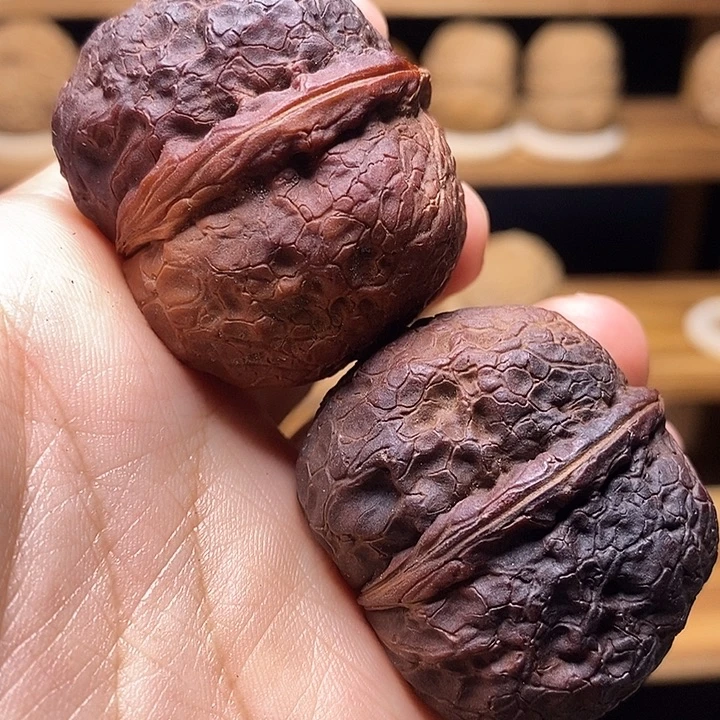 吊坠文玩核桃红皮龙元宝39