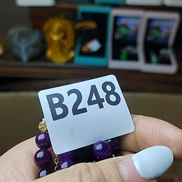 嫣****大叶紫檀（黑酸枝木类）