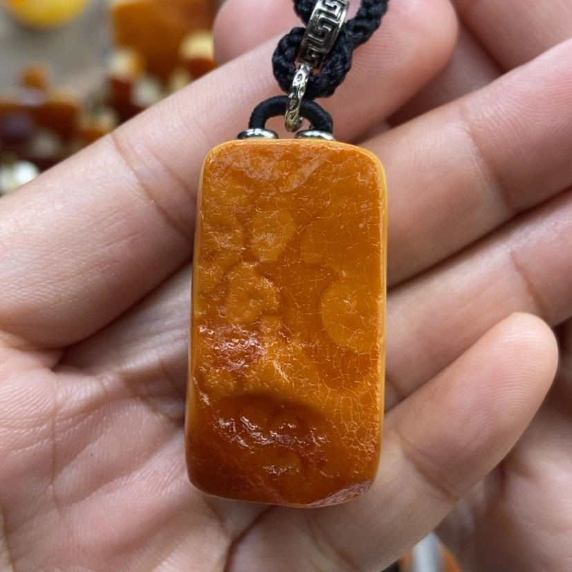 【闪购商品】琥珀颈饰未镶嵌