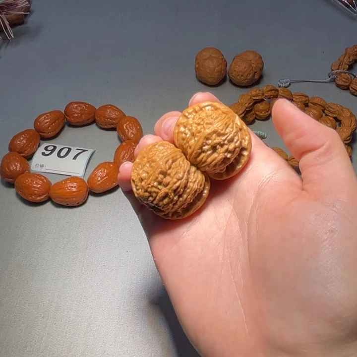 文玩核桃把件白狮子910