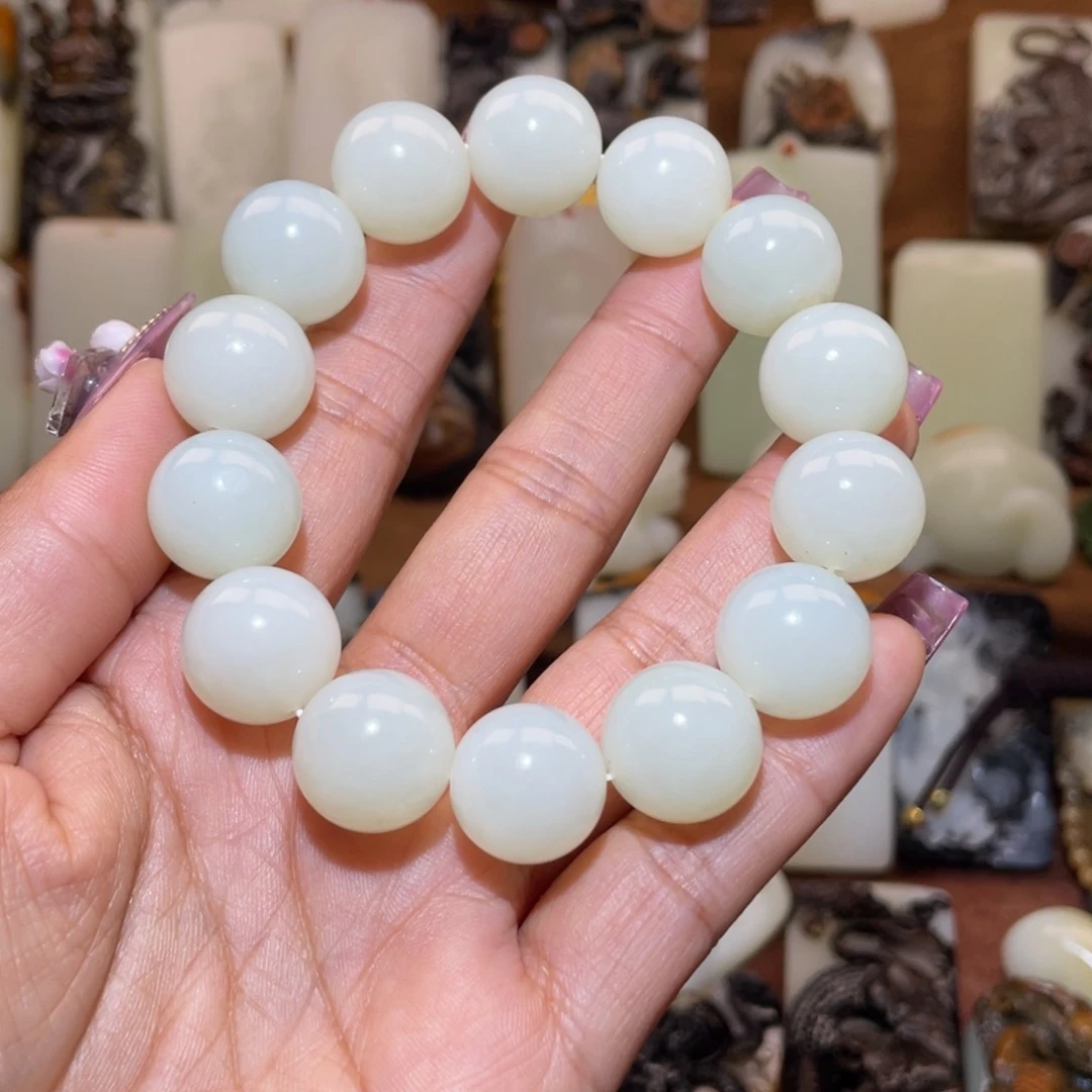 和田玉颈饰未镶嵌花*