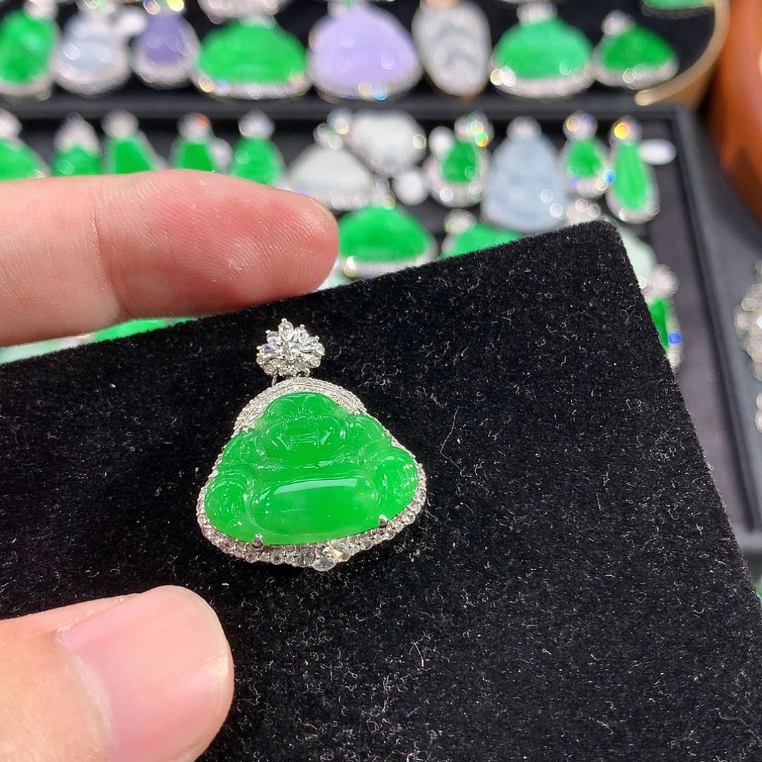 翡翠18K金镶嵌颈饰