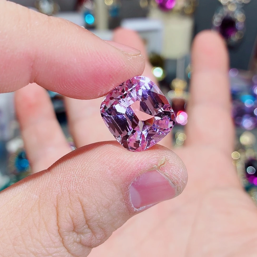 喻****裸石未镶嵌锂辉石