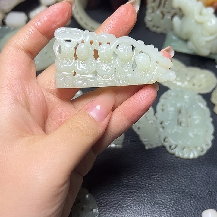 和田玉未镶嵌颈饰