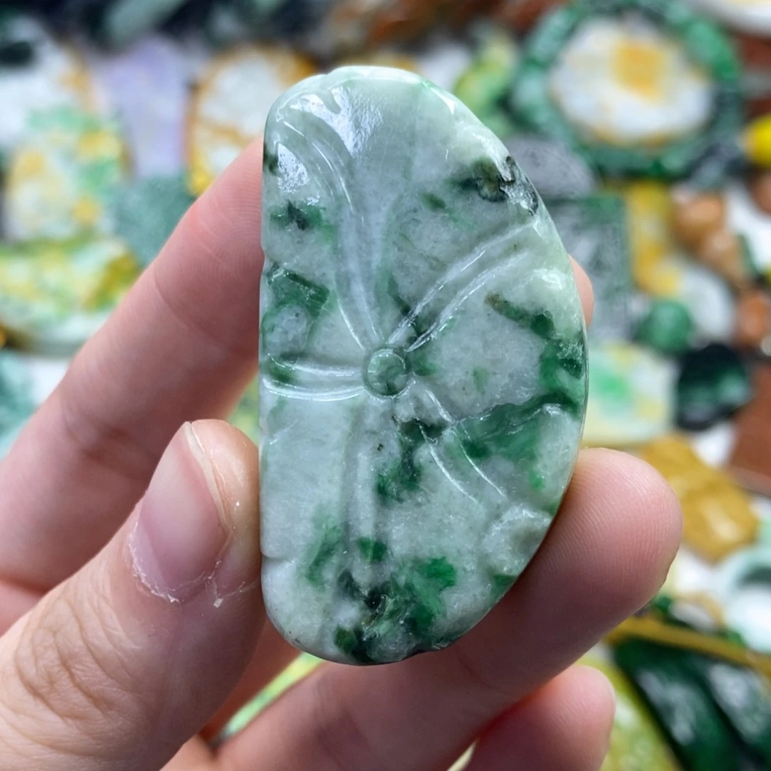 翡翠未镶嵌颈饰吊坠