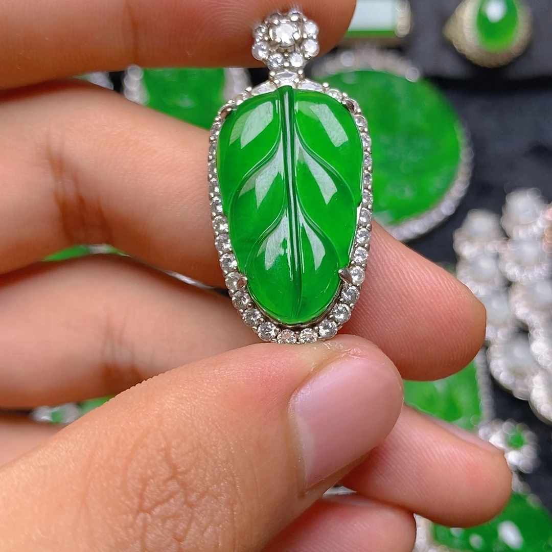 翡翠银S925镶嵌吊坠(赠链)吊坠