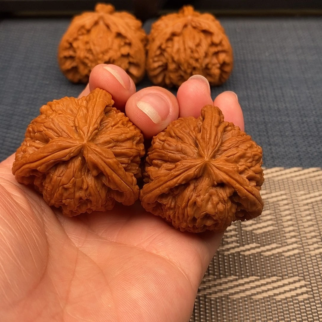 清***K文玩核桃吊坠三棱