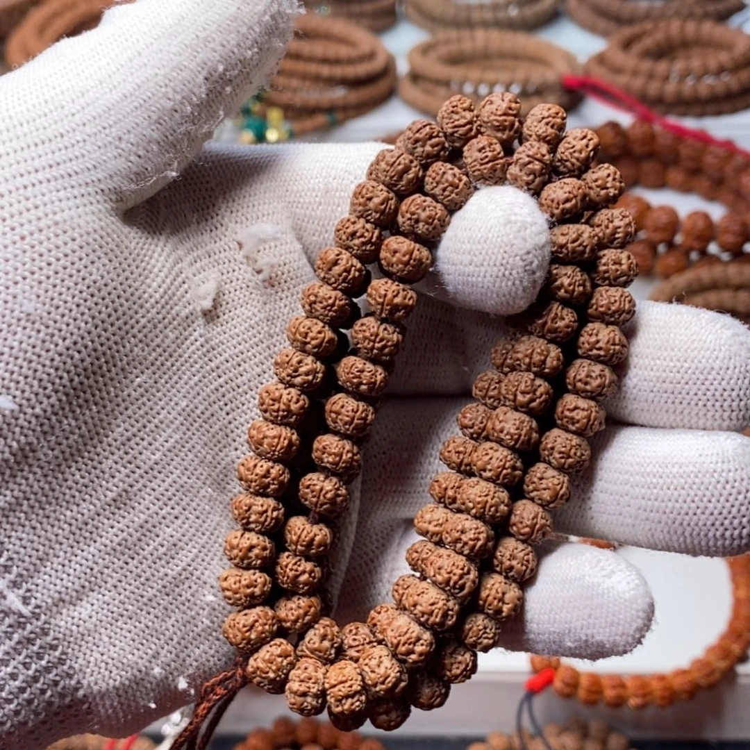 金刚菩提手串五瓣飞碟平细，尺寸8.3