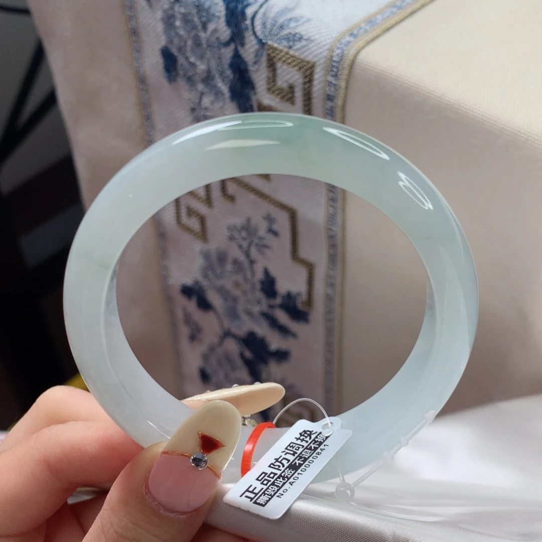 翡翠手镯未镶嵌赢****店60.2圈口