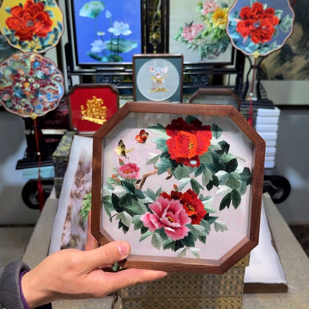 刺绣刺绣工艺精湛