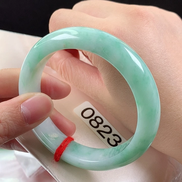 翡翠未镶嵌手镯57有纹